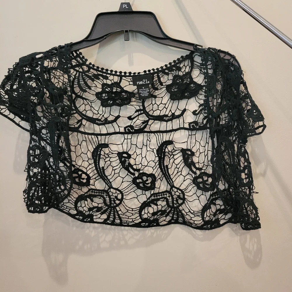Rue21 floral lace shrug - Picture 2 of 4